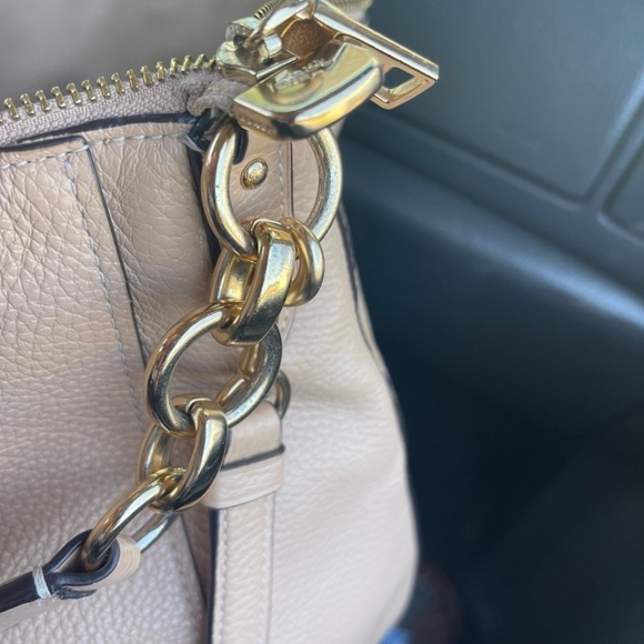 Coach - Picture 2 of 3